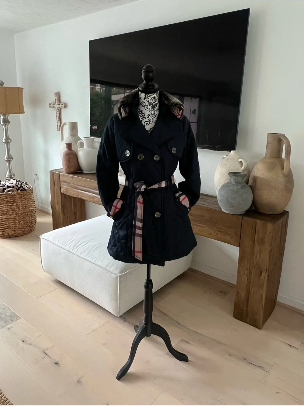 Burberry Vintage Nova Check Quilted Coat Detachable Fur collar Deadstock
Size L - Picture 4 of 9
